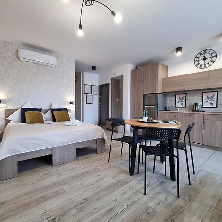 Q Apart Amber - Studio, Manufaktura, Klimatyzacja I Garaz Gratis, Netflix, Fv, Gwarancja Zadowolenia Lódź Exterior foto